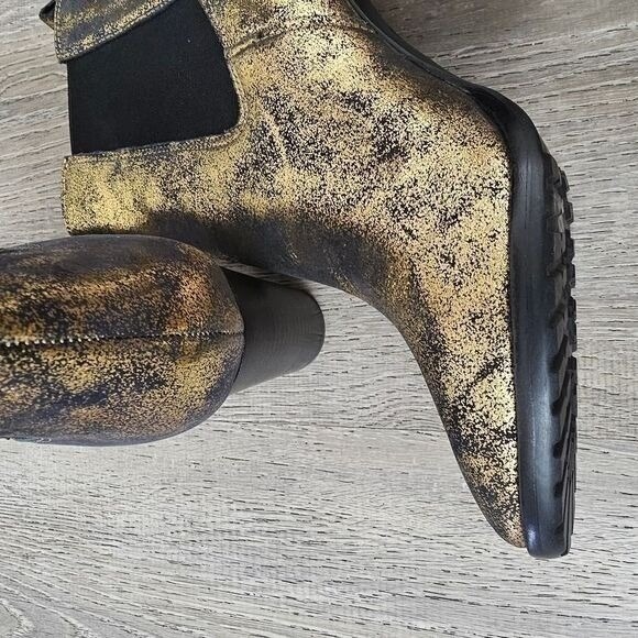 Lauren Ralph Lauren Gold Distressed Metallic Chelsea Block Heel Ankle Boots - Picture 6 of 11